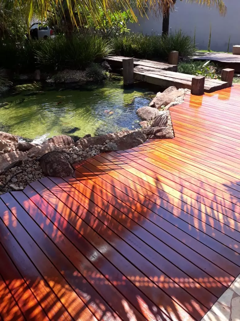 Manutenção de Deck de Madeira em Tacos de Cumaru mesclado